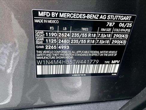 Used 2026 Mercedes-Benz GLB 250 4MATIC image 32