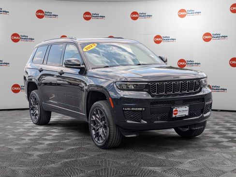Used 2023 Jeep Grand Cherokee L Summit AWD/4WD image 3