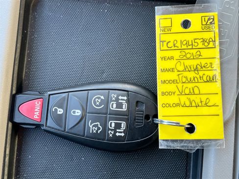 Used 2012 Chrysler Town & Country Touring w/ Entertainment Group #1 image 33
