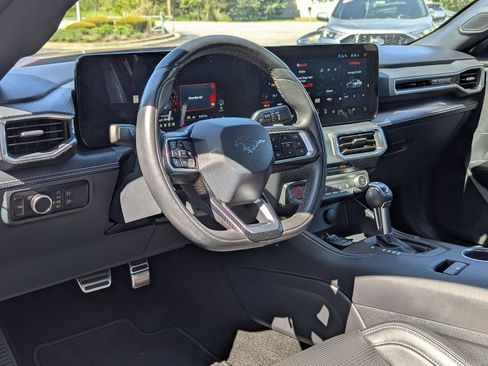 Used 2025 Ford Mustang GT Premium RWD image 9