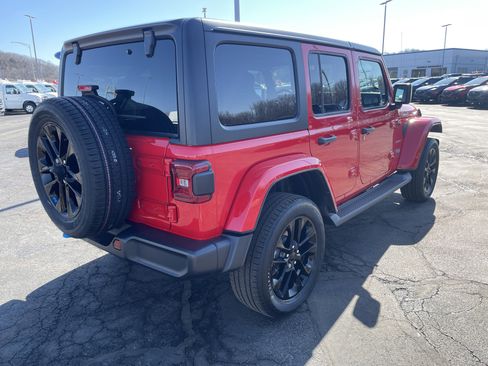 Used 2022 Jeep Wrangler Unlimited Sahara image 5