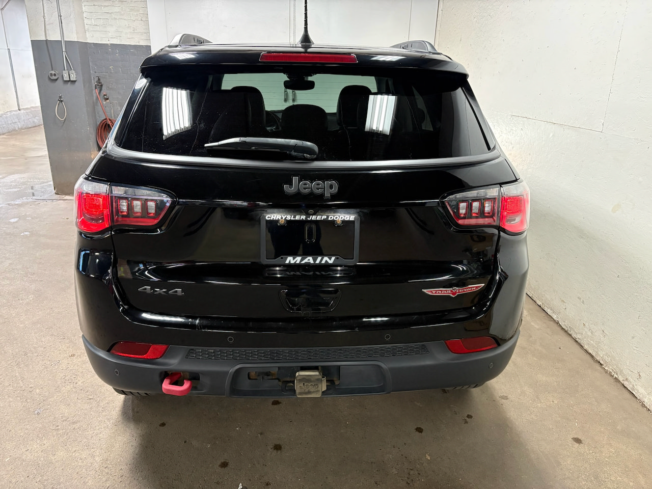 Used 2018 Jeep Compass Trailhawk w/ Leather Interior Group AWD/4WD image 8