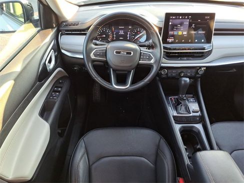 Used 2022 Jeep Compass Limited image 12