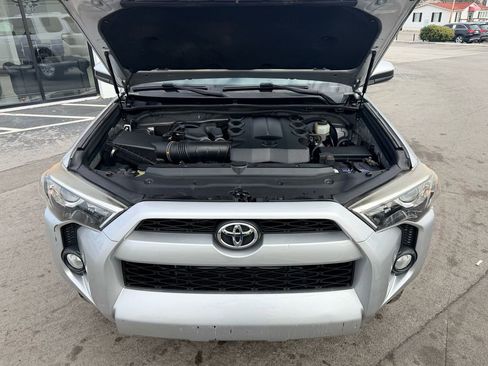 Used 2016 Toyota 4Runner SR5 image 11