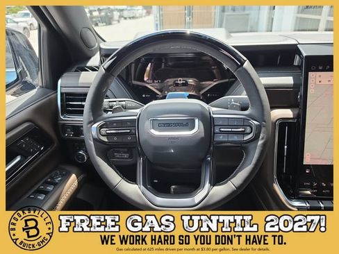 New 2026 GMC Yukon Denali Ultimate AWD/4WD image 12