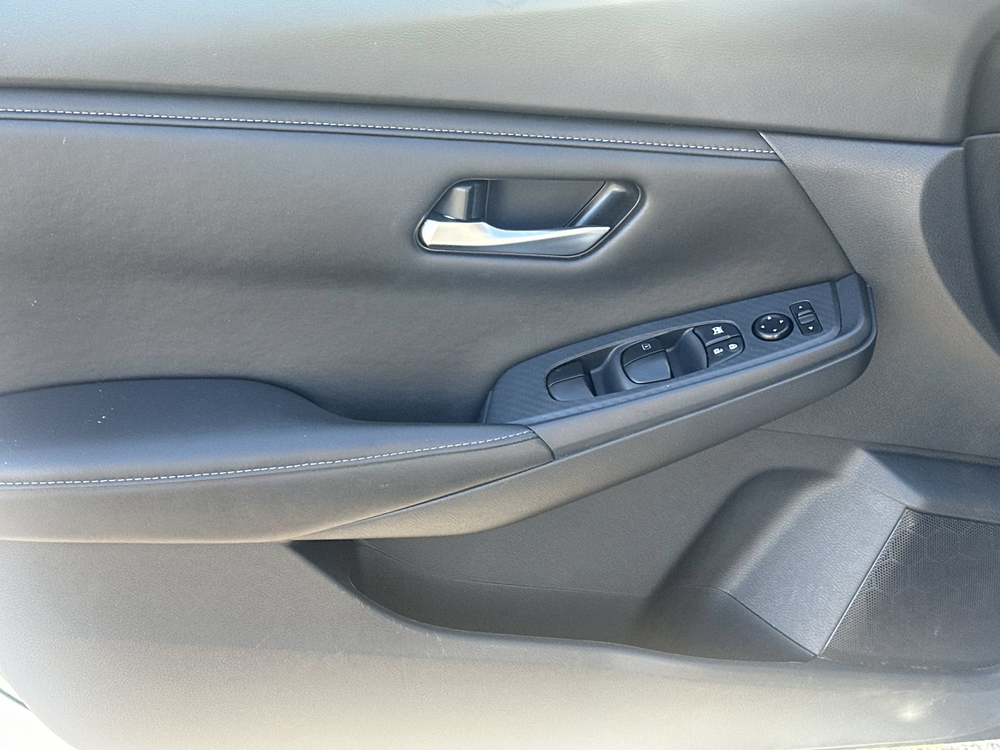 Used 2024 Nissan Sentra SV FWD image 10