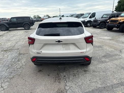 Used 2026 Chevrolet Trax RS w/ Sunroof Package FWD image 7