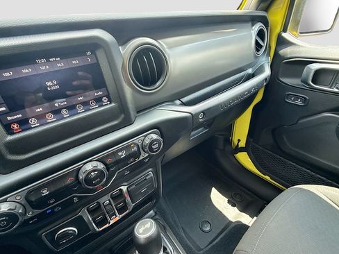 Used 2023 Jeep Wrangler Unlimited w/ Convenience Group AWD/4WD image 24