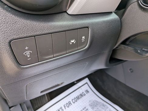 Used 2019 Hyundai Kona SE AWD/4WD image 37