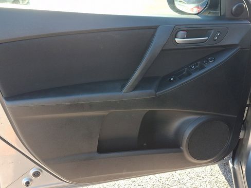 Used 2013 MAZDA MAZDA3 i Touring image 12