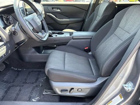 Used 2025 Nissan Rogue SV FWD image 23