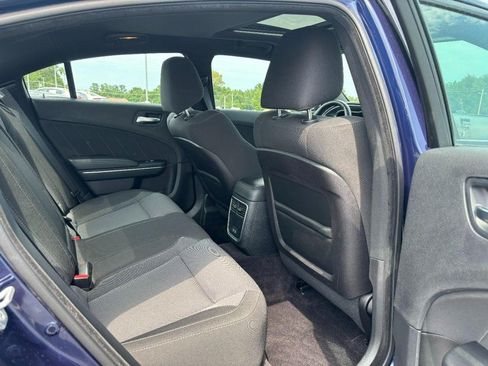 Used 2016 Dodge Charger SXT w/ Navigation & Travel Group RWD image 10