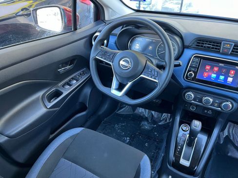 Used 2025 Nissan Versa SV image 30