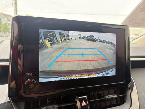 Used 2023 Toyota Corolla LE FWD image 18