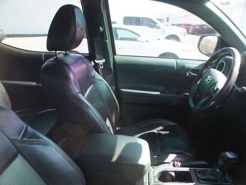 Used 2017 Toyota Tacoma TRD Pro image 5