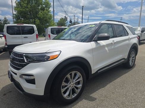 Certified 2023 Ford Explorer XLT w/ Equipment Group 202A AWD/4WD image 2