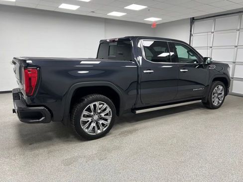 Used 2024 GMC Sierra 1500 Denali w/ Denali Reserve Package AWD/4WD image 11