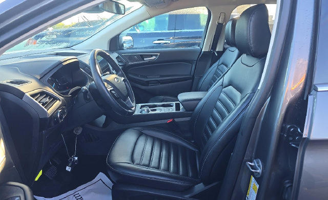 Used 2023 Ford Edge SEL w/ Convenience Package AWD/4WD image 5