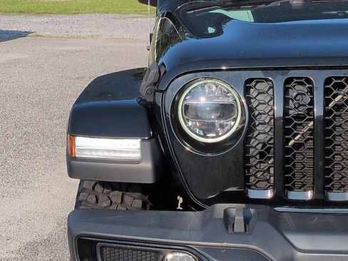 Used 2022 Jeep Gladiator Sport AWD/4WD image 10