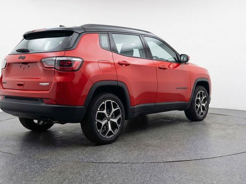 Used 2025 Jeep Compass Limited image 9
