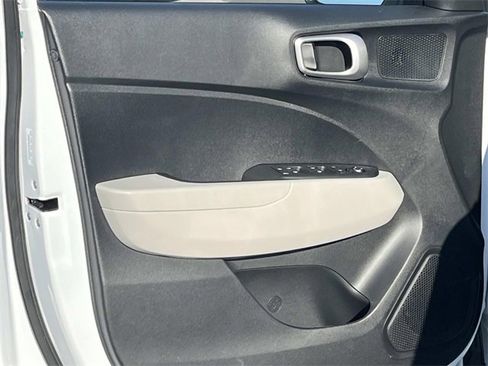 Used 2026 Hyundai Venue SEL image 22