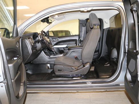 Used 2022 Chevrolet Colorado LT w/ Fleet Safety Package image 71