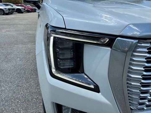 Used 2024 GMC Yukon Denali AWD/4WD image 24