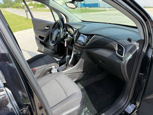 Used 2017 Chevrolet Trax LT FWD image 22
