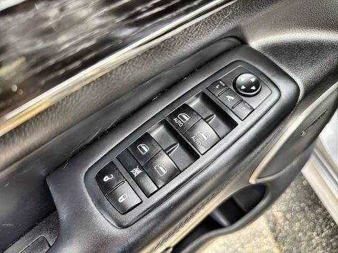Used 2020 Jeep Grand Cherokee High Altitude AWD/4WD image 15