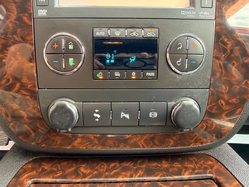 Used 2013 GMC Sierra 3500 Denali AWD/4WD image 28