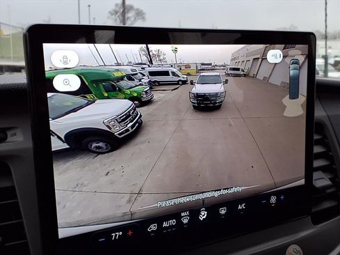 Used 2022 Ford Transit 350 XLT image 5