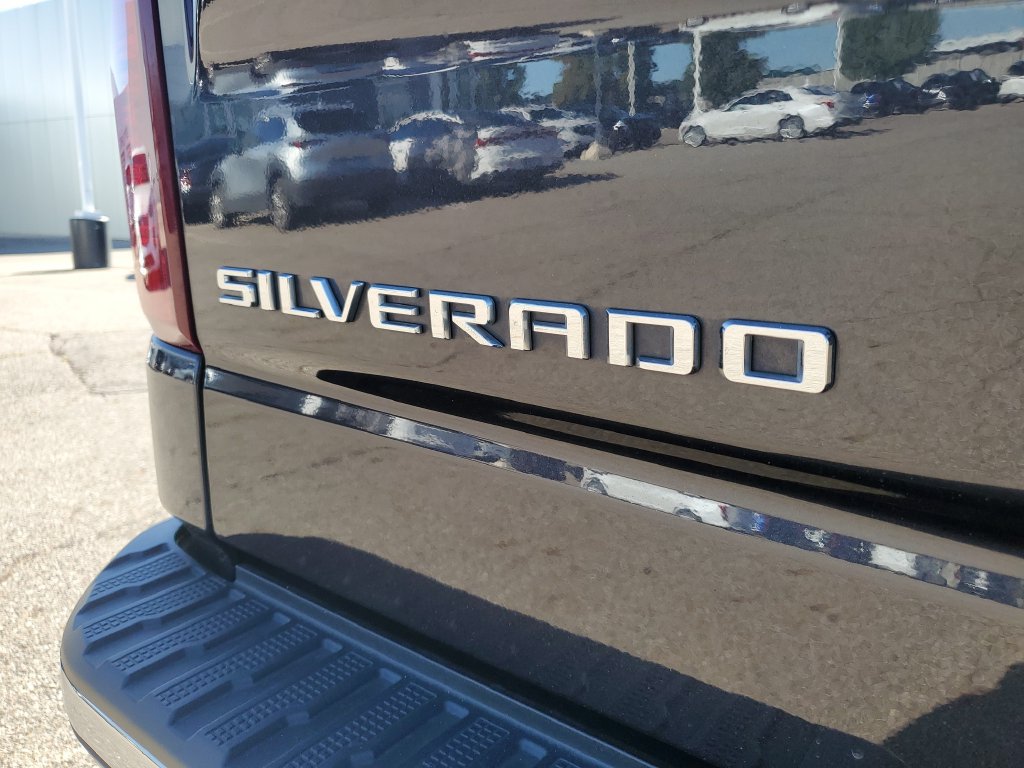 Used 2024 Chevrolet Silverado 1500 LT AWD/4WD image 34