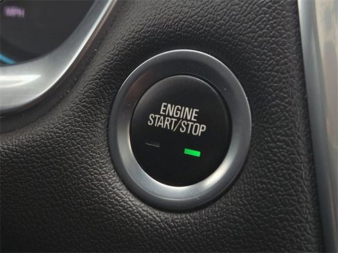 Used 2022 Chevrolet Traverse RS image 24