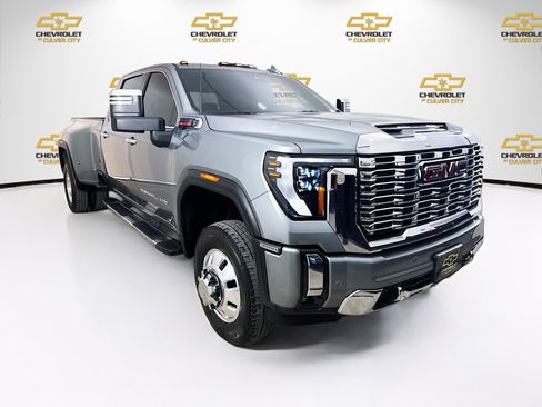 Used 2024 GMC Sierra 3500 Denali w/ Technology Package image 1