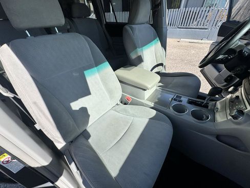 Used 2012 Toyota Highlander FWD image 34