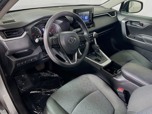 Certified 2022 Toyota RAV4 XLE w/ XLE Grade Weather Package AWD/4WD image 9