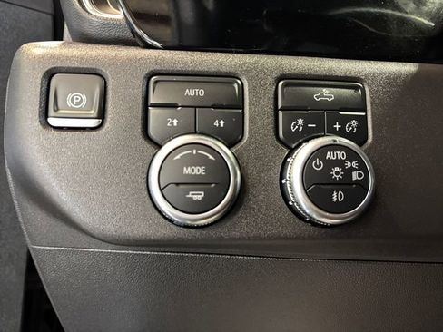 Used 2024 GMC Sierra 1500 Elevation image 22