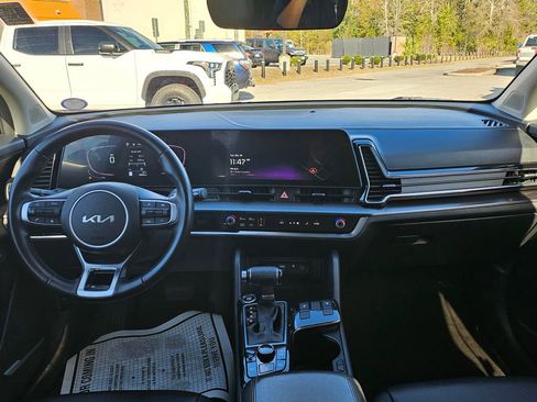 Used 2023 Kia Sportage EX image 9