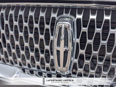 Used 2022 Lincoln Corsair AWD w/ Equipment Group 101A image 9