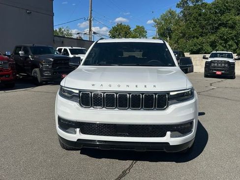 Used 2025 Jeep Wagoneer L 4WD image 12