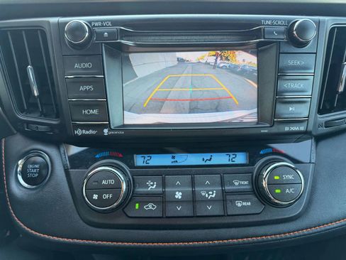 Used 2016 Toyota RAV4 SE image 14