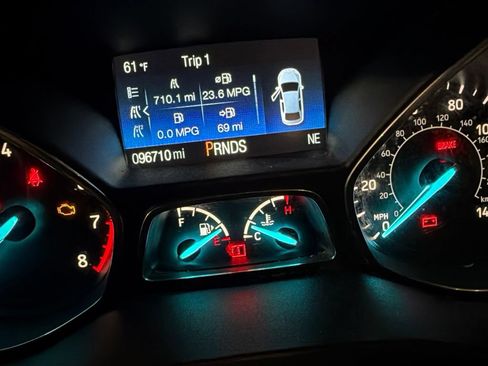 Used 2019 Ford Escape SE FWD image 11