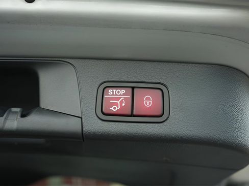 Used 2023 Mercedes-Benz GLB 250 image 15