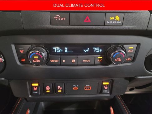 Used 2024 Nissan Frontier PRO-4X w/ Pro Premium Package image 18