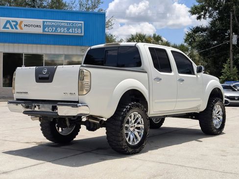 Used 2016 Nissan Frontier SV w/ SV Value Truck Package AWD/4WD image 3