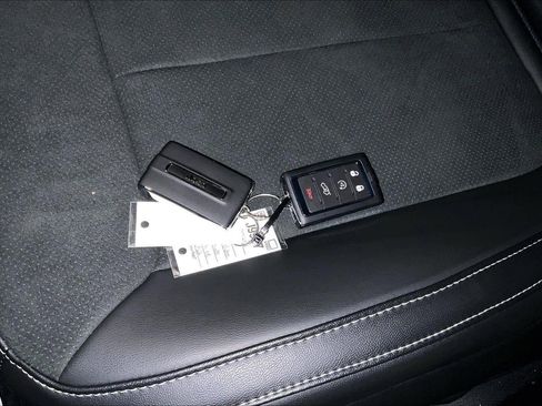 New 2025 Jeep Grand Cherokee Altitude image 27