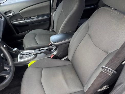 Used 2012 Dodge Avenger SE FWD image 21