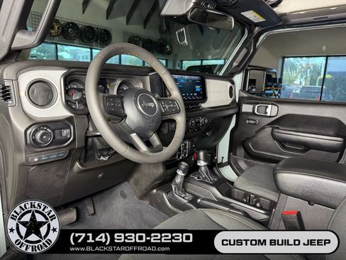 Used 2024 Jeep Wrangler Unlimited AWD/4WD image 12