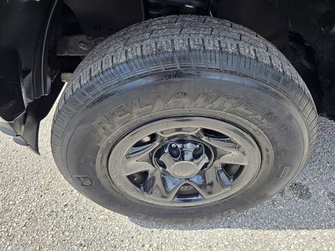 Used 2022 Toyota Tacoma SR AWD/4WD image 10