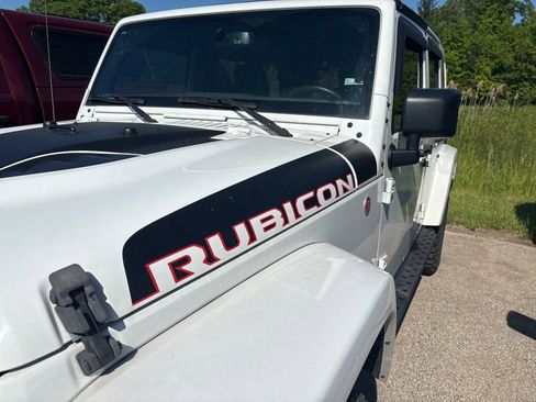 Used 2018 Jeep Wrangler Unlimited Rubicon AWD/4WD image 2